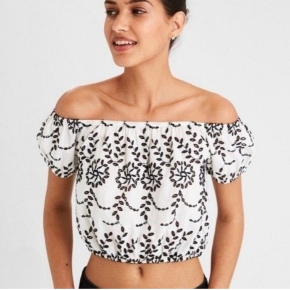 American Eagle Eyelet White Black Floral Crop Top 100% Cotton Sz Small